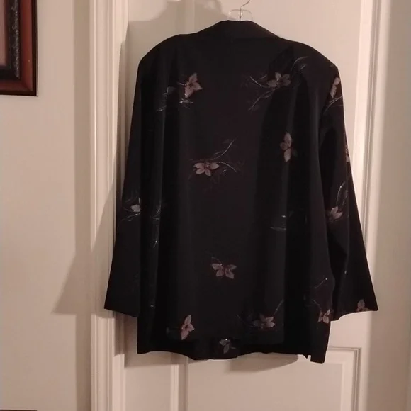 Maggie Barnes Elegant Black Jacket Like new Size 2X - Picture 7 of 7